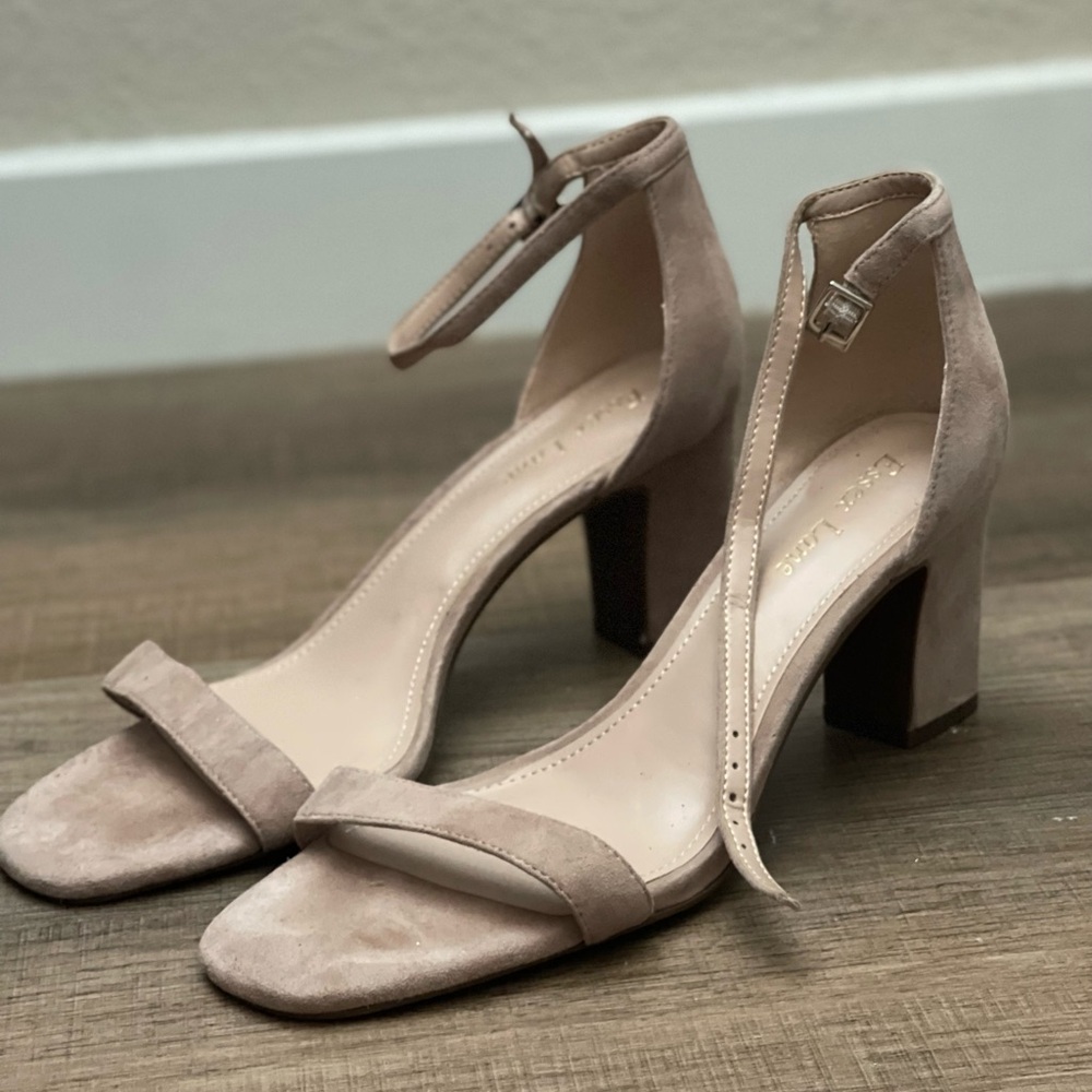 Essex Lane tan heels 8.5